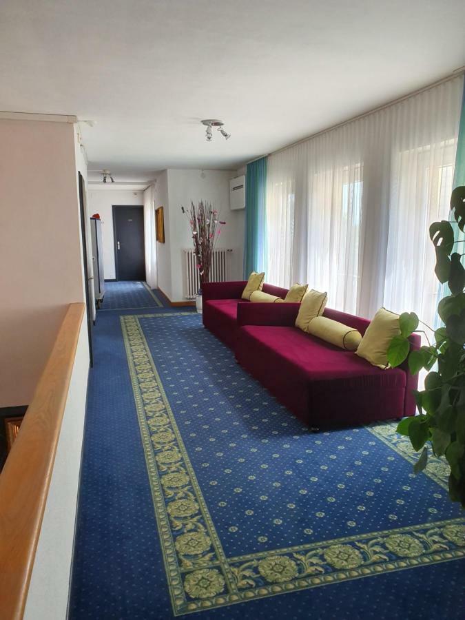 Touring au Lac Hotel Neuchatel Ngoại thất bức ảnh